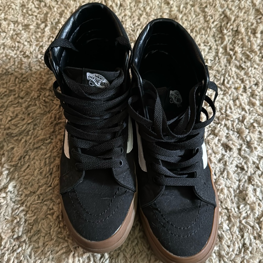 Vans sk8- Hi shoe. Mens 5.5, women’s 7.